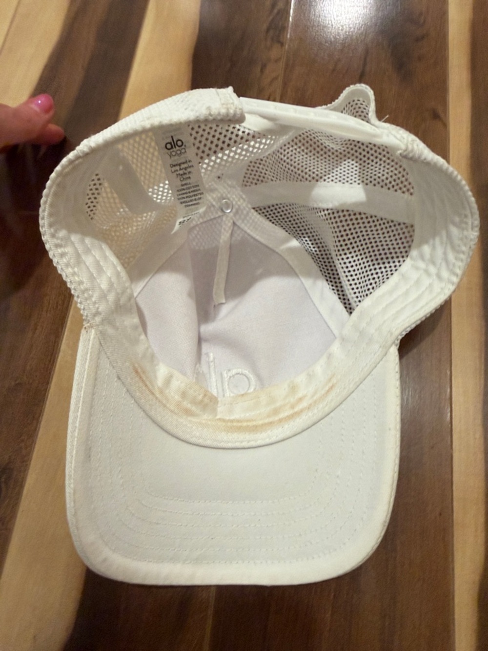 ALO Yoga Kids Cream Mesh Trucker Cap - Picture 5 of 5